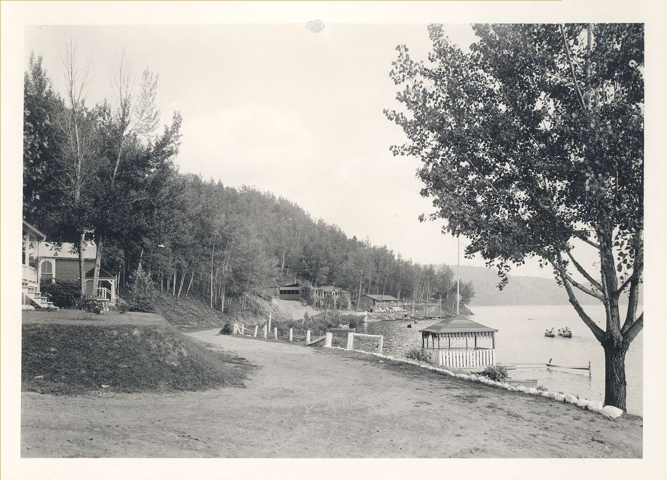 Colonnie-06-La chapelle et la colonie